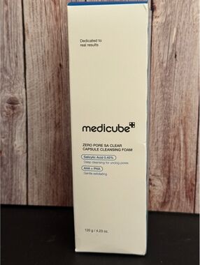 Medicube Zero Pore SA Clear Capsule Cleansing Foam